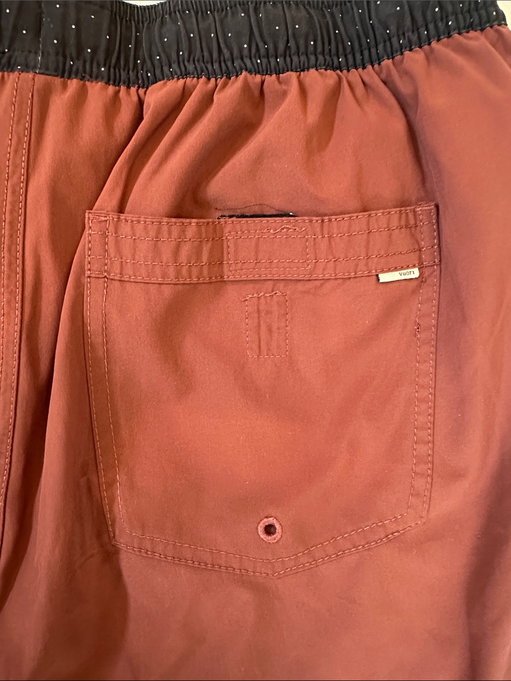 Vuori Men’s Rust Athletic Shorts with liner, Size L, 9 inch inseam - Picture 4 of 6